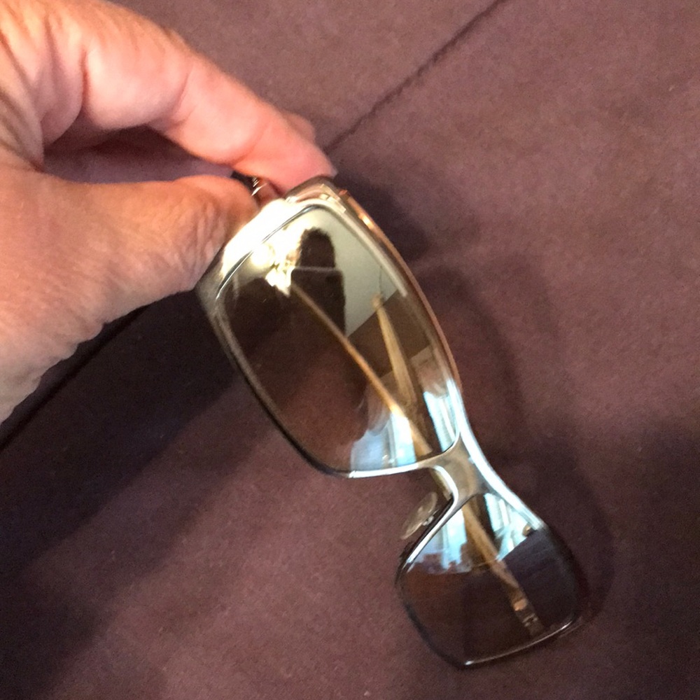 Gucci Sunglasses - Picture 6 of 6